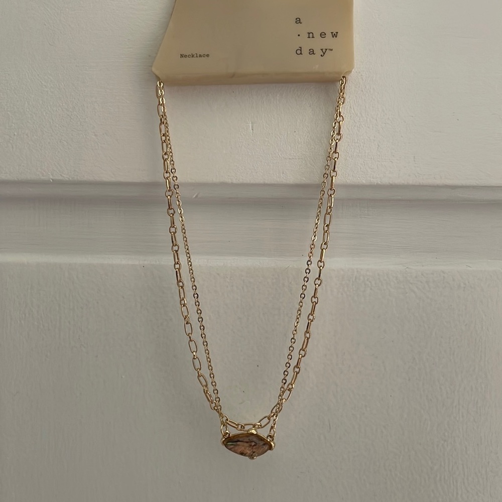 NWT double layered necklace